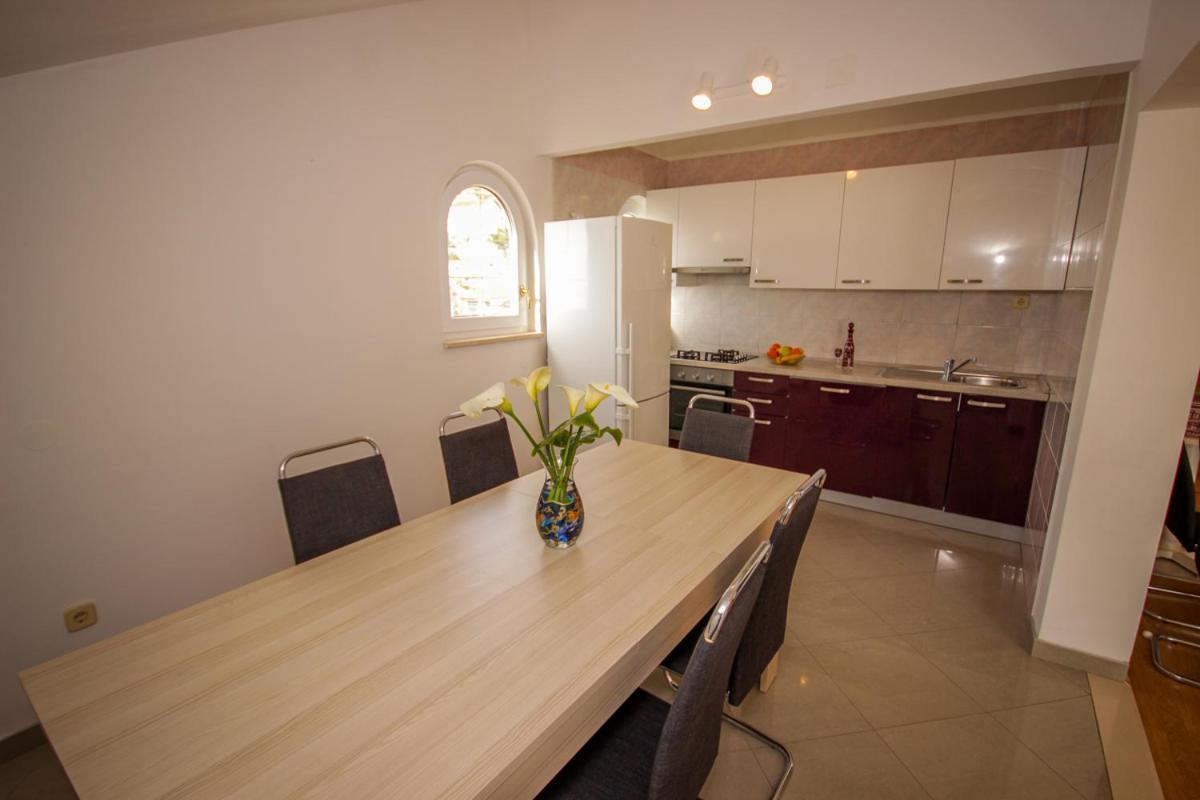 Apartmani Kristijan Jesenice  Extérieur photo