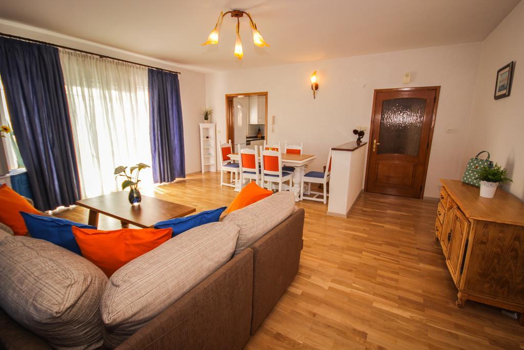 Apartmani Kristijan Jesenice  Extérieur photo