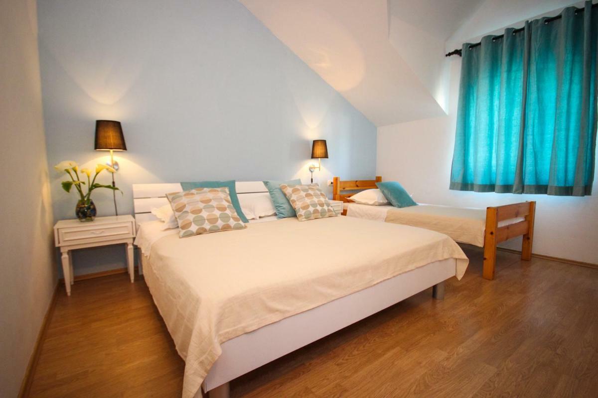 Apartmani Kristijan Jesenice  Extérieur photo